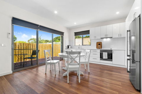 Rosewater Townhouses Dromana - Accommodation Directory 9