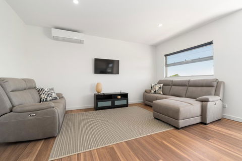 Rosewater Townhouses Dromana - Accommodation Directory 25