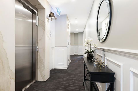 Manhattan Apartments - Notting Hill - Accommodation Directory 17