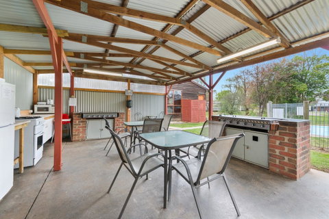 High Country Holiday Park - Accommodation Directory 31