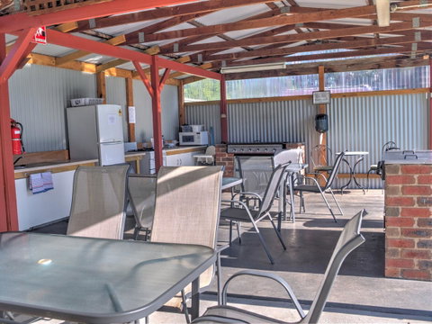 High Country Holiday Park - Accommodation Directory 30
