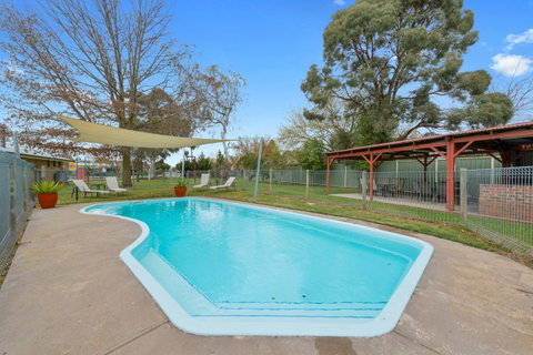 High Country Holiday Park - Accommodation Directory 3