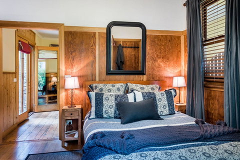 Avalon House - Accommodation Directory 44