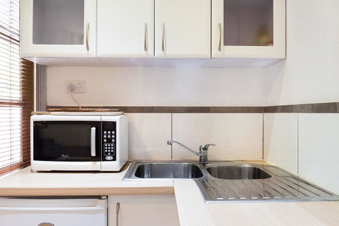 Avalon House - Accommodation Directory 12