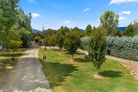 Bright Riverside Holiday Park - Accommodation Directory 16