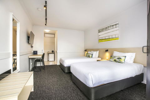 Nightcap At Matthew Flinders Hotel - Accommodation Directory 19