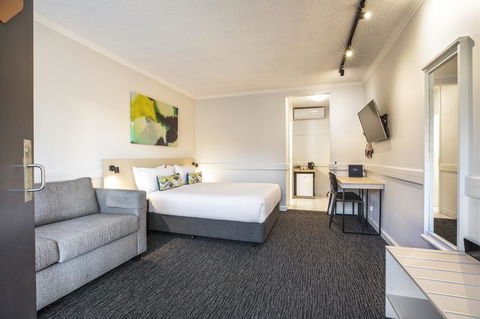 Nightcap At Matthew Flinders Hotel - Accommodation Directory 3