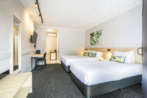 Nightcap At Matthew Flinders Hotel - Accommodation Directory 0