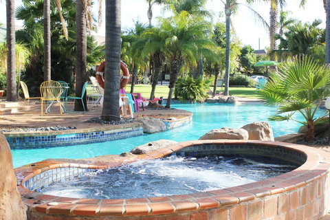 Swan Hill Resort - Accommodation Directory 14