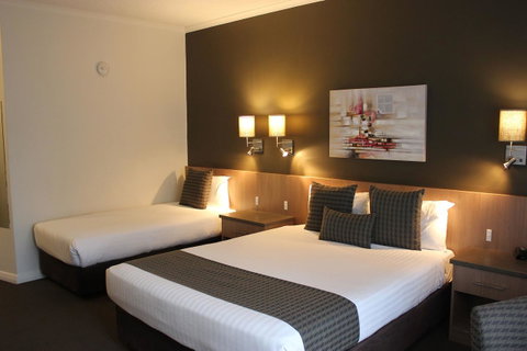 Swan Hill Resort - Accommodation Directory 17