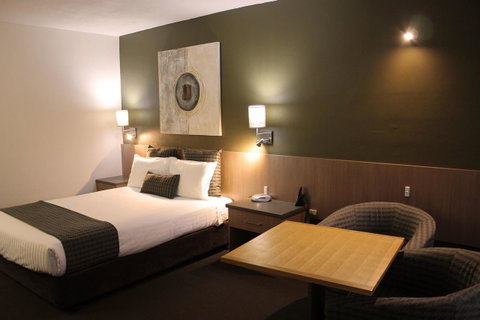 Swan Hill Resort - Accommodation Directory 22