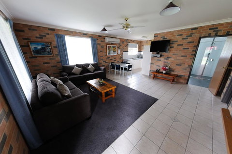 Greenvale Holiday Units - Accommodation Directory 3