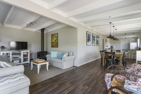 Blairgowrie Bella - Light Filled Home With Great Deck - Accommodation Directory 2