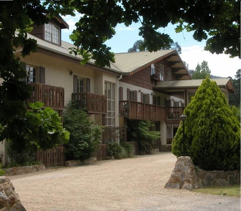 Bright Chalet - Accommodation Directory 1