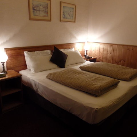 Bright Chalet - Accommodation Directory 5