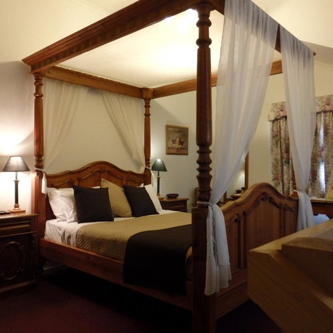 Bright Chalet - Accommodation Directory 2