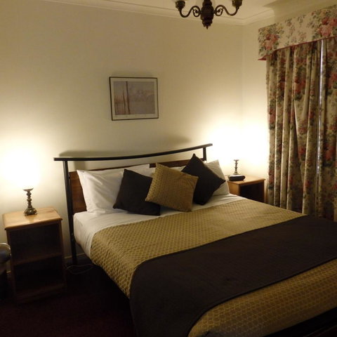 Bright Chalet - Accommodation Directory 12