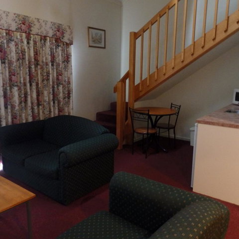 Bright Chalet - Accommodation Directory 9