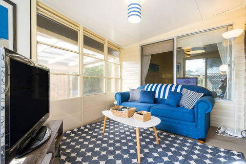 Nautique Beach House - Accommodation Directory 12