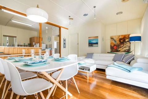 Nautique Beach House - Accommodation Directory 1