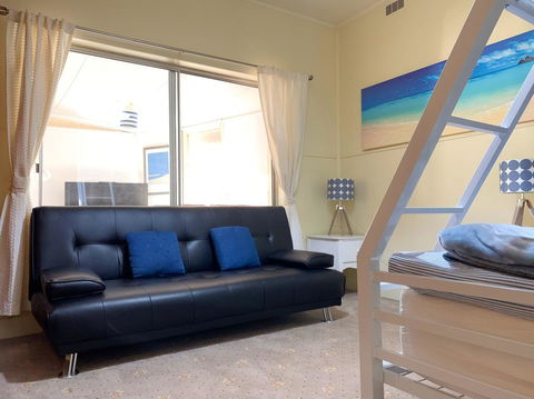 Nautique Beach House - Accommodation Directory 10