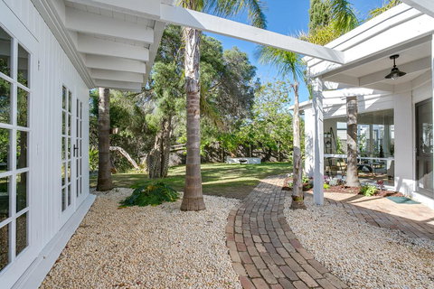 Oasis On Grange - Accommodation Directory 15