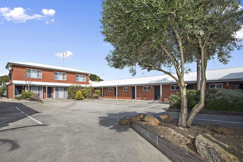 The International Motel Apollo Bay - Accommodation Directory 4