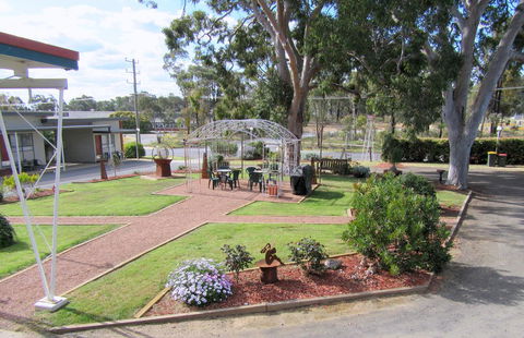 The Highlander Motel - 24HR Check In - Accommodation Directory 6