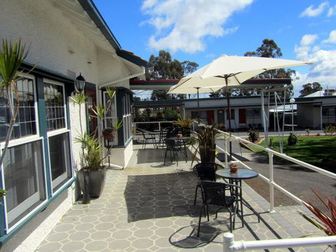 The Highlander Motel - 24HR Check In - Accommodation Directory 42