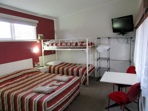 The Highlander Motel - 24HR Check In - Accommodation Directory 17