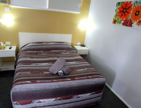 The Highlander Motel - 24HR Check In - Accommodation Directory 13