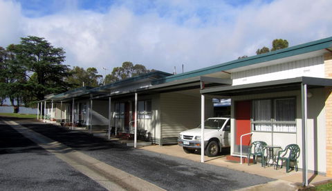 The Highlander Motel - 24HR Check In - Accommodation Directory 37