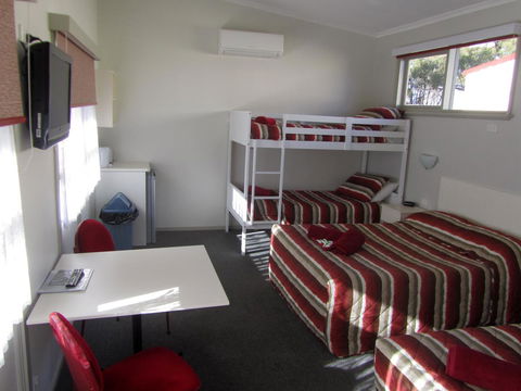 The Highlander Motel - 24HR Check In - Accommodation Directory 22