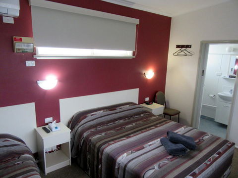 The Highlander Motel - 24HR Check In - Accommodation Directory 2