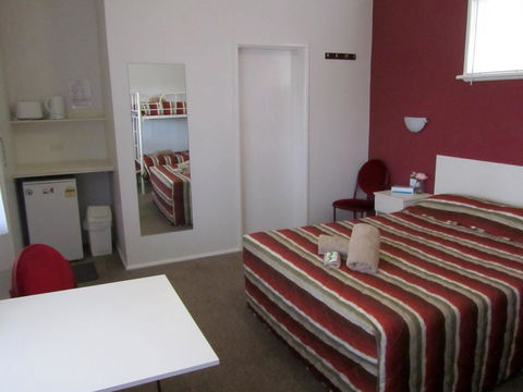 The Highlander Motel - 24HR Check In - Accommodation Directory 15