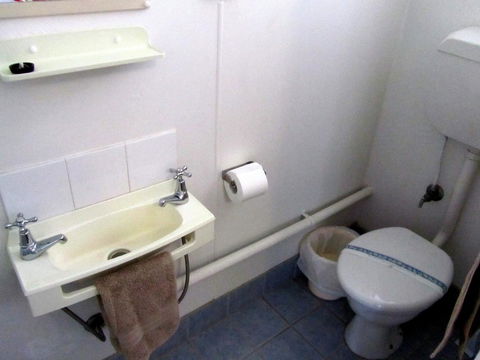 The Highlander Motel - 24HR Check In - Accommodation Directory 26