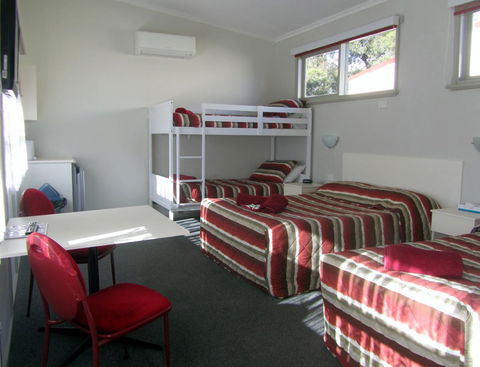 The Highlander Motel - 24HR Check In - Accommodation Directory 18