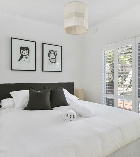 Capella Villa No. 4 - Stunning Luxury Decor Inside And Out - Accommodation Directory 9