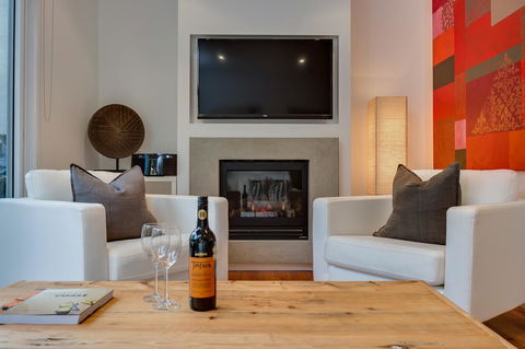 Capella Villa No. 4 - Stunning Luxury Decor Inside And Out - Accommodation Directory 2