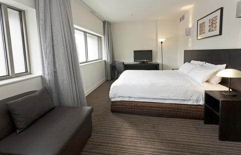Causeway 353 Hotel - Accommodation Directory 25