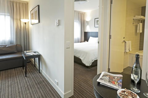Causeway 353 Hotel - Accommodation Directory 33
