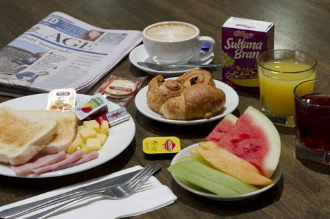 Causeway 353 Hotel - Accommodation Directory 18