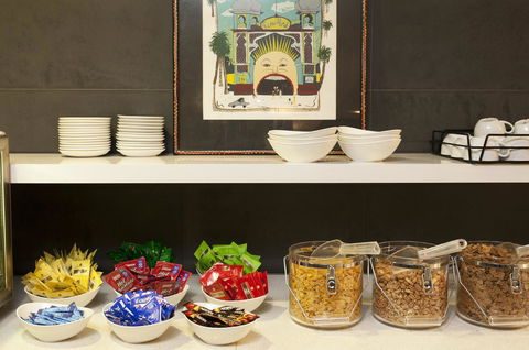 Causeway 353 Hotel - Accommodation Directory 17