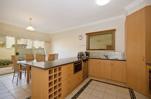 Sea Shells On Banyan Apartment - Accommodation Directory 10