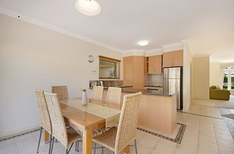 Sea Shells On Banyan Apartment - Accommodation Directory 5