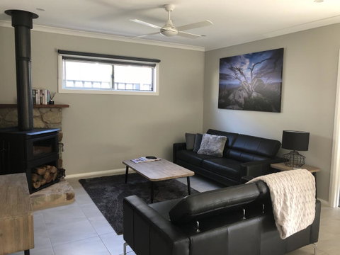 Luxury Abalina Cottages - Accommodation Directory 27