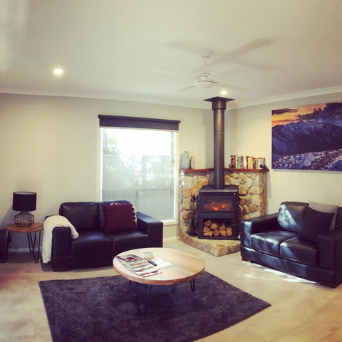 Luxury Abalina Cottages - Accommodation Directory 15