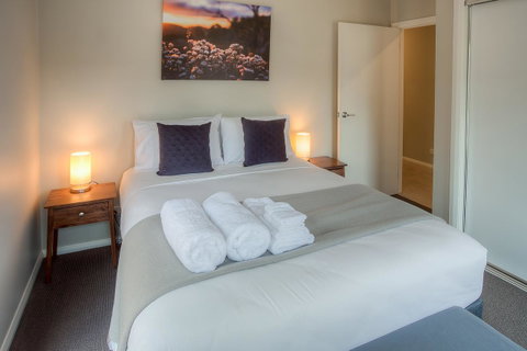 Luxury Abalina Cottages - Accommodation Directory 9