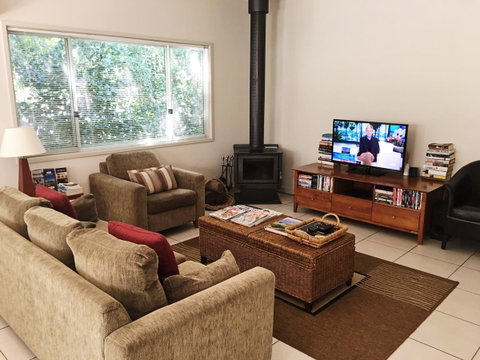 Luxury Abalina Cottages - Accommodation Directory 33