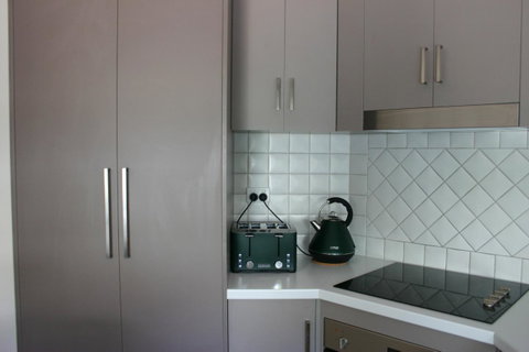 Luxury Abalina Cottages - Accommodation Directory 39